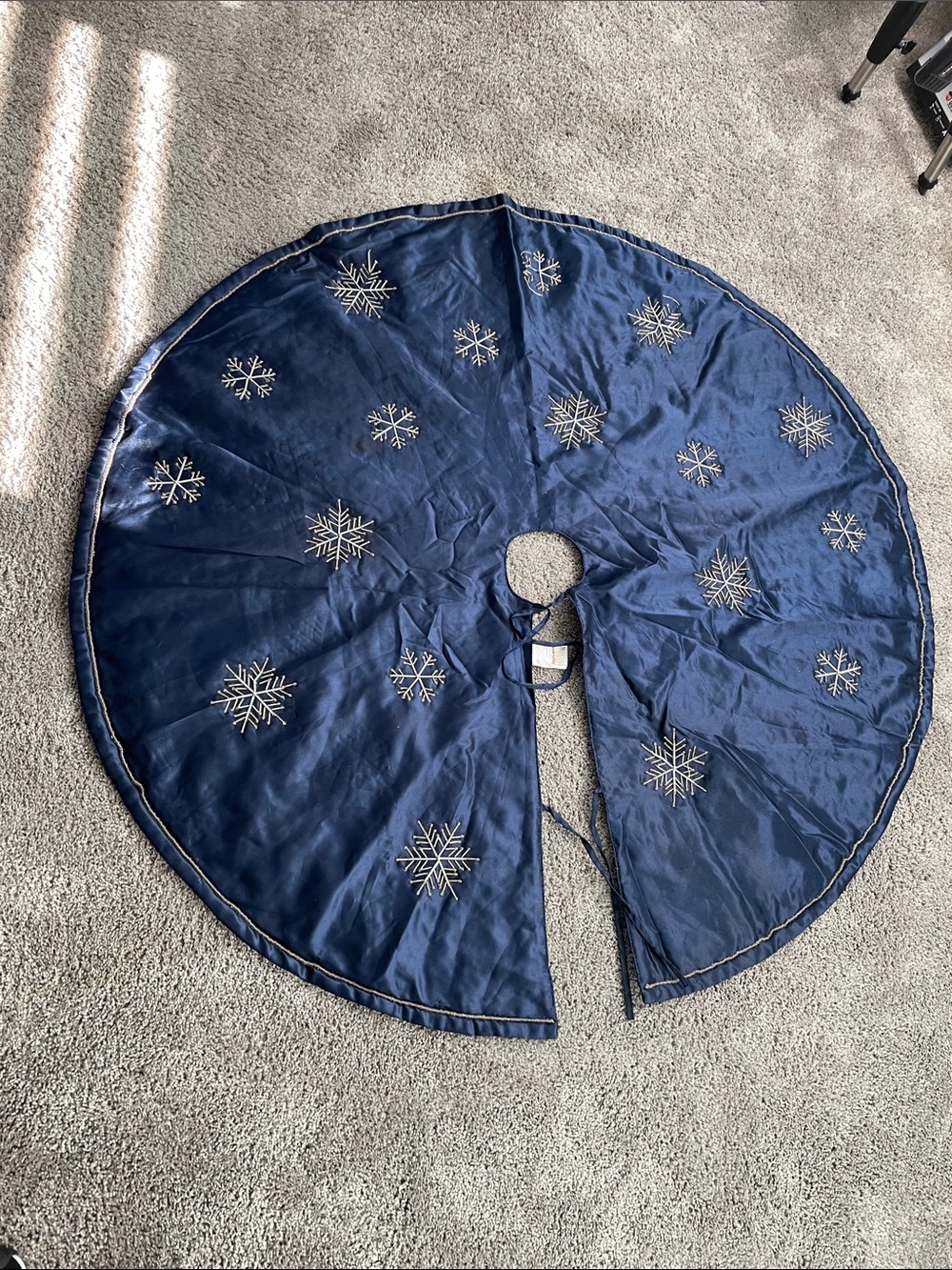 Blue Snowflake Tree skirt Martha  Stewart 4ft bling navy